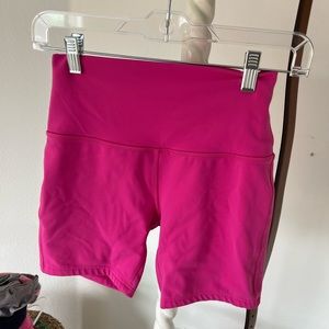 LULULEMON ALIGN™ HIGH-RISE SHORT 6"
Sonic Pink
